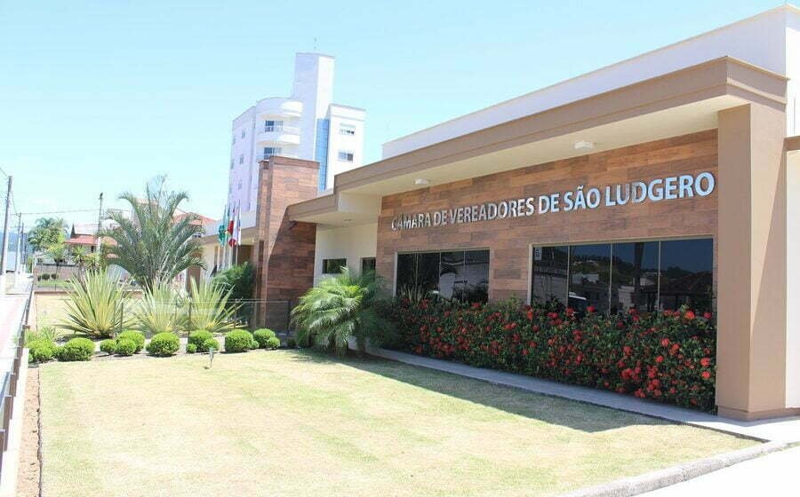 Ex-servidor é condenado por desviar quase R$ 180 mil da Câmara de Vereadores de São Ludgero