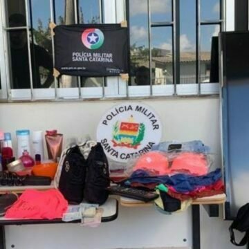 Casal é preso em flagrante após roubar residências em Capivari de Baixo Casal é preso em flagrante após roubar residências em Capivari de Baixo