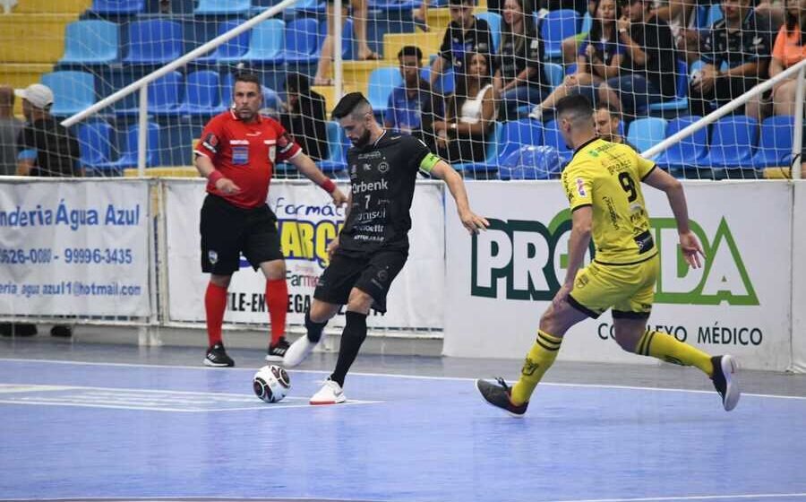 Com gol marcado nos segundos finais, Tubarão Futsal perde primeiro jogo da final do Catarinense