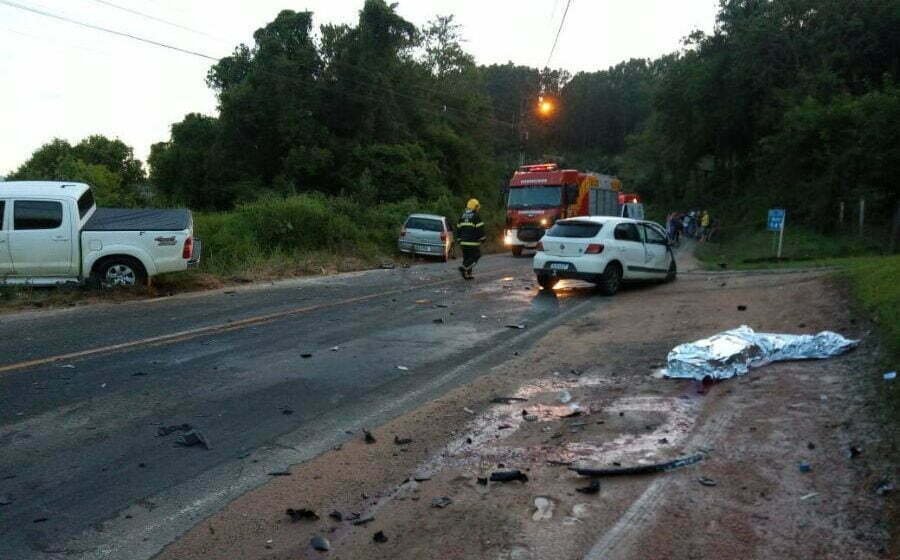 Motorista morre em acidente envolvendo três carros em Braço do Norte