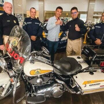 PRF doa 10 motocicletas para a Guarda Municipal de Tubarão