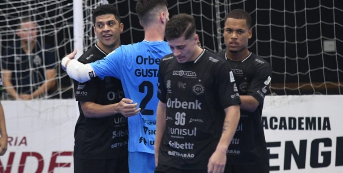 Tubarão Futsal derrota o Curitibanos e conquista vaga nas semifinais do Catarinense