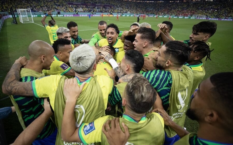 Classificada, Seleção Brasileira enfrenta Camarões de olho na liderança do grupo G