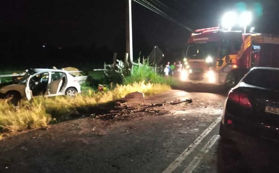 Duas pessoas morrem após colisão entre dois carros na SC-370