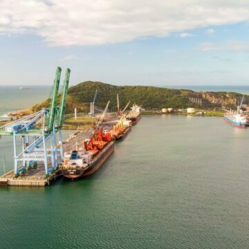 Porto de Imbituba bate recorde anual de movimentação e cresce 3,6% em 2022 Porto de Imbituba bate recorde anual de movimentação e cresce 3,6% em 2022