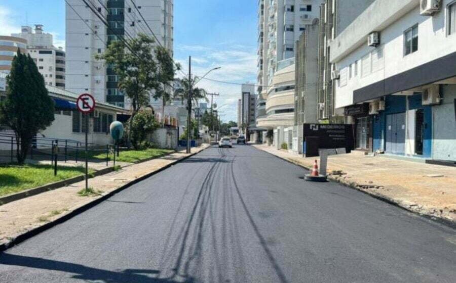 Pavimentação asfáltica da rua Oswaldo Cruz é concluída em Tubarão