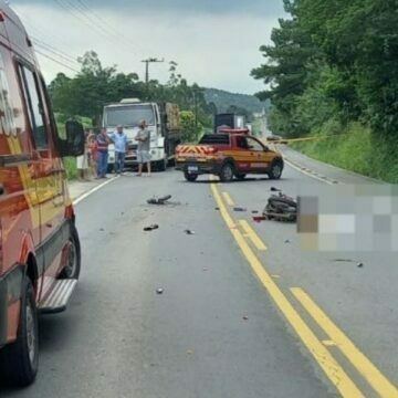 Ocupantes de motocicleta morrem em acidente na SC-108, em Urussanga