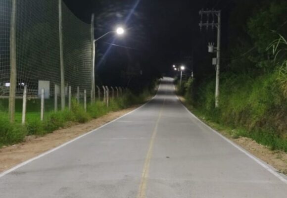 Estrada Geral do Caruru, em Tubarão, recebe iluminação com lâmpadas de LED