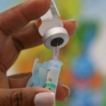 Ministério da Saúde informa que vacinas para crianças de até 4 anos estão esgotadas Ministério da Saúde informa que vacinas para crianças de até 4 anos estão esgotadas