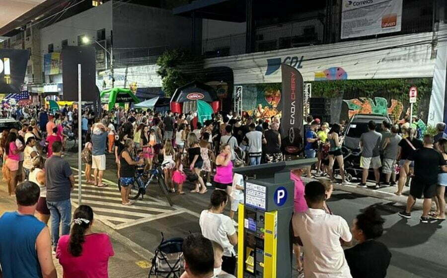 Primeira edição do pré-carnaval de Tubarão atrai centenas de foliões