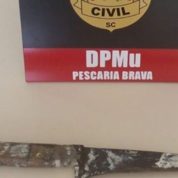 Armado com faca, homem tenta invadir unidade de saúde para matar companheira