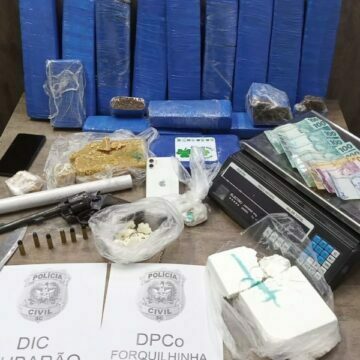 Polícia Civil cumpre mandados de busca e apreensão e localiza celular roubado em Tubarão Polícia Civil cumpre mandados de busca e apreensão e localiza celular roubado em Tubarão