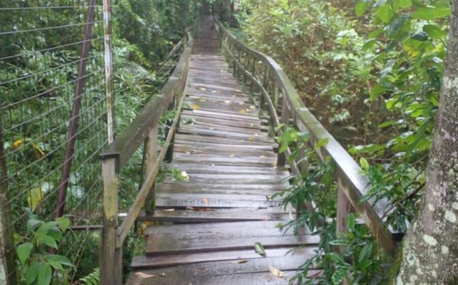Ponte de madeira para pedestres no bairro Revoredo será recuperada