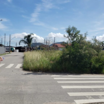 Mais de 30 terrenos em Tubarão são notificados por mau estado de conservação