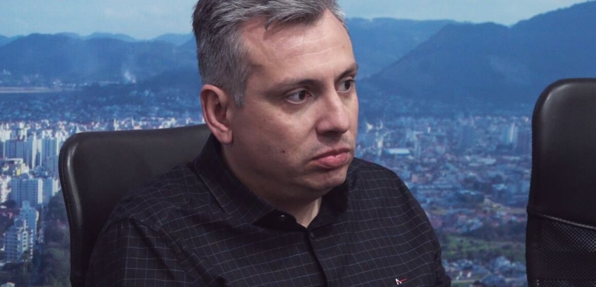 Caio Tokarski divulga carta de renúncia do cargo de vice-prefeito