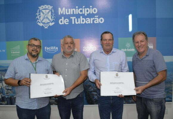 Prefeitura recebe projeto para pavimentação asfáltica do restante da estrada geral da Madre