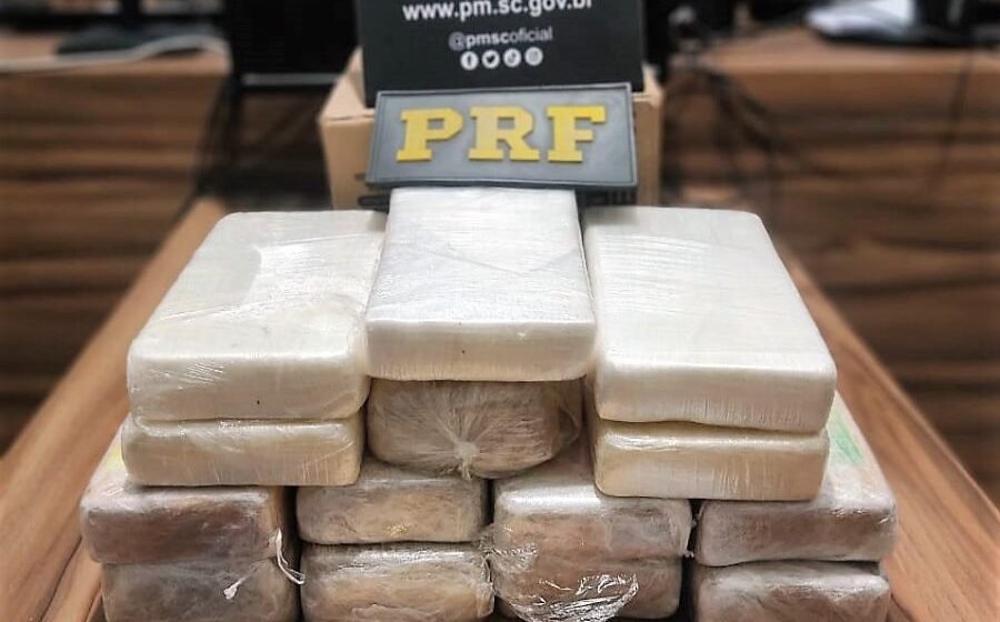 Operação conjunta da PRF e PM resulta na apreensão de drogas em Imbituba