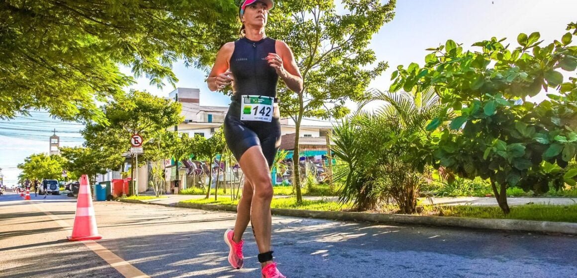 Atleta tubaronense é campeã de Triathlon na cidade de Florianópolis