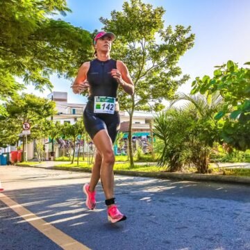 Atleta tubaronense é campeã de Triathlon na cidade de Florianópolis Atleta tubaronense é campeã de Triathlon na cidade de Florianópolis