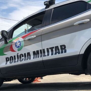 Suspeito de furto em supermercado de Tubarão é detido pela Polícia Militar Suspeito de furto em supermercado de Tubarão é detido pela Polícia Militar
