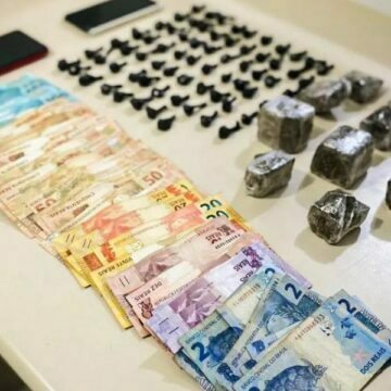 Homem é preso com drogas, smartphones e dinheiro em espécie em Tubarão 