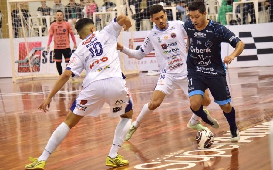 Tubarão Futsal vence Joaçaba e assume a liderança do Estadual