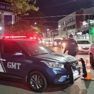 Quatro pessoas se recusam a fazer teste do bafômetro em blitz, em Tubarão