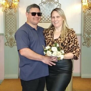 Esposa de ex-secretário de Tubarão preso é nomeada para cargo de confiança na prefeitura Esposa de ex-secretário de Tubarão preso é nomeada para cargo de confiança na prefeitura
