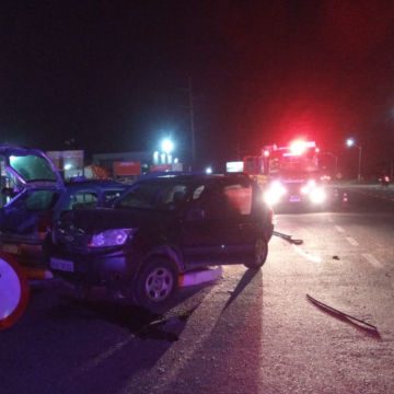 Acidente entre dois veículos deixa pessoas feridas