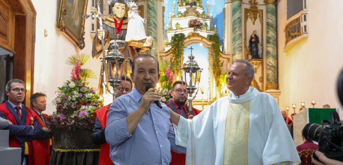 Governador participa da Festa de Santo Antônio dos Anjos em Laguna