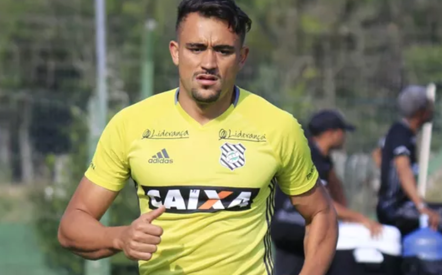 Hercílio Luz acerta contratação de Guilherme Lazaroni, ex-lateral do Figueirense Hercílio Luz acerta contratação de Guilherme Lazaroni, ex-lateral do Figueirense