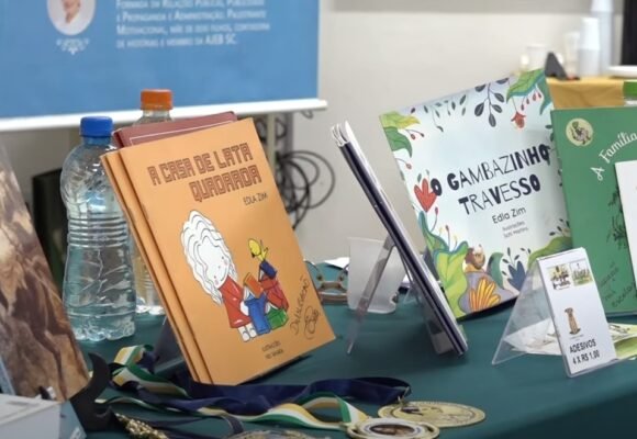 Alunos do Colégio Dehon participam de Café Literário