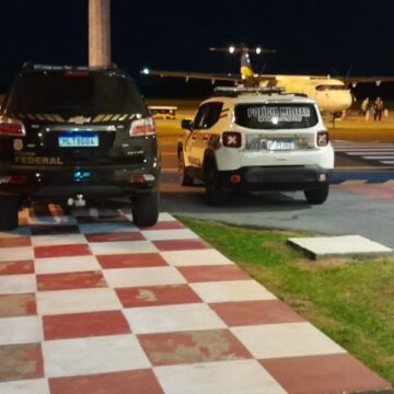 Homem com mandado de prisão é preso no Aeroporto de Jaguaruna Homem com mandado de prisão é preso no Aeroporto de Jaguaruna