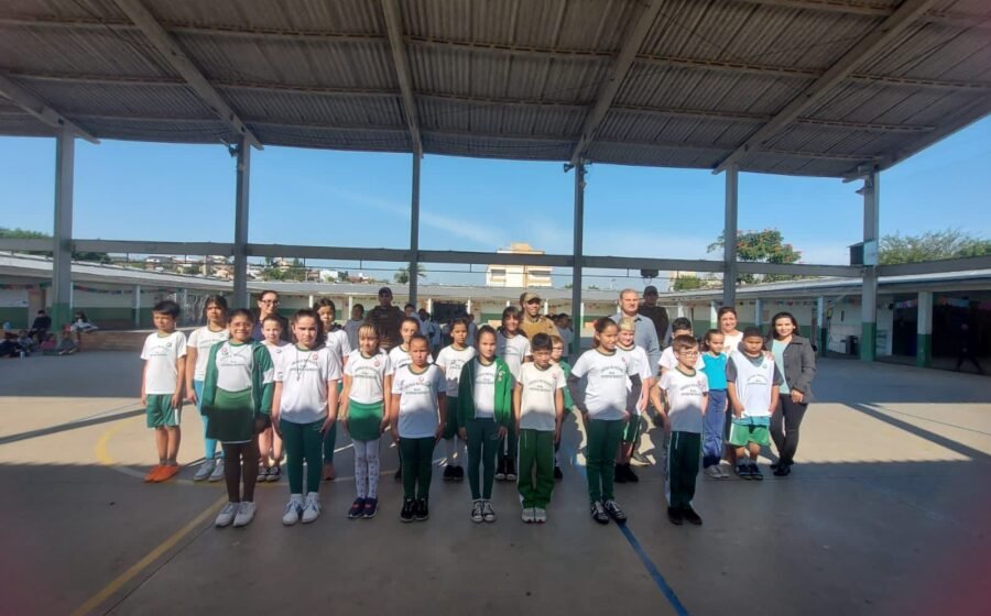 Programa Estudante Cidadão, em Braço do Norte, premia alunos com medalhas de mérito