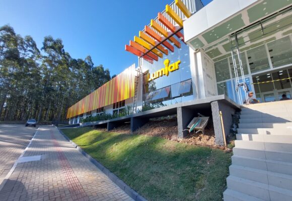 Estudantes da Lumiar Criciúma passam a ter aulas na nova sede da Escola nesta segunda-feira (10)