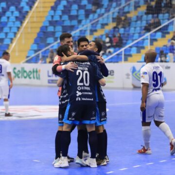 Tubarão Futsal joga contra o Atlântico pela Liga Nacional