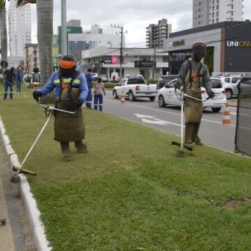 Tubarão: Avenida Marcolino Martins Cabral recebe mutirão de limpeza e conservação