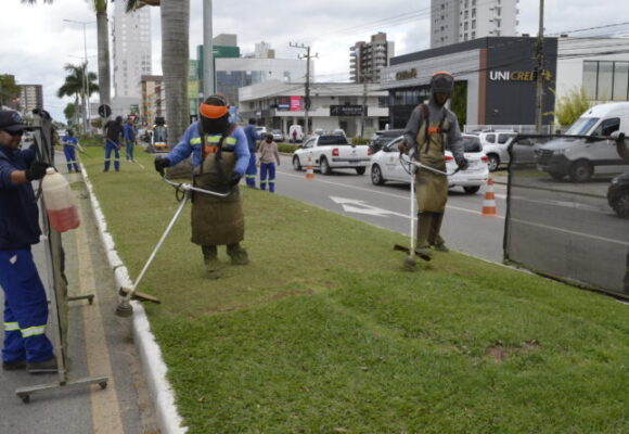 Tubarão: Avenida Marcolino Martins Cabral recebe mutirão de limpeza e conservação