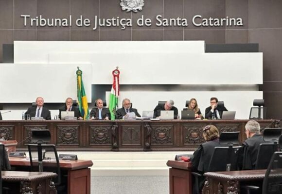 Tribunal de Justiça de Santa Catarina inicia julgamento sobre lei do programa Escola sem Partido