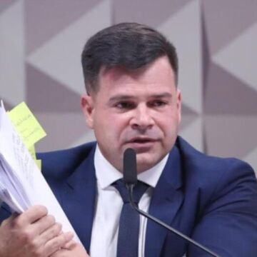 Ex-Diretor-Geral da PRF é preso por suposta interferência nas eleições Ex-Diretor-Geral da PRF é preso por suposta interferência nas eleições