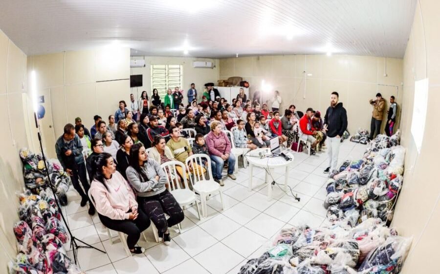 Famílias atendidas pelo CRAS do bairro Passagem, em Tubarão, são beneficiadas em ação social