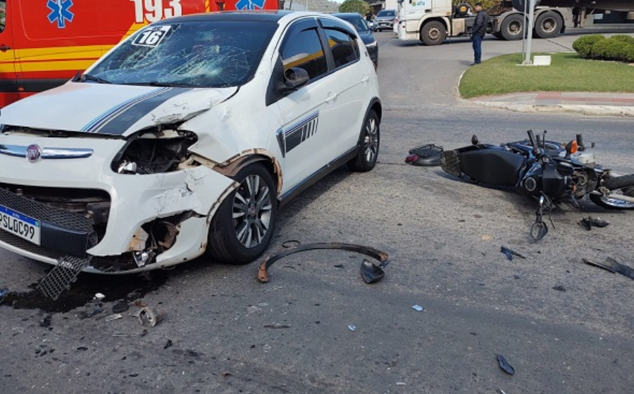 Acidente causa transtorno no trevo de acesso em Braço do Norte