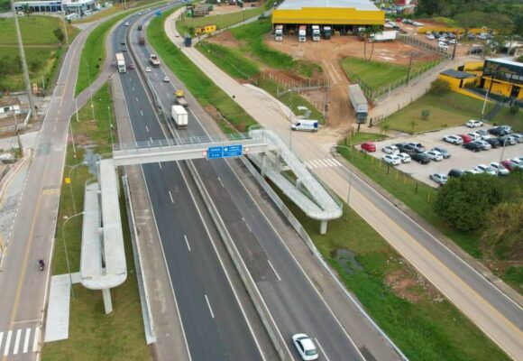 Obras das novas passarelas na BR-101 em Tubarão e Laguna são concluídas