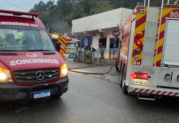 Incêndio em Gravatal resulta na suspensão temporária do atendimento na prefeitura