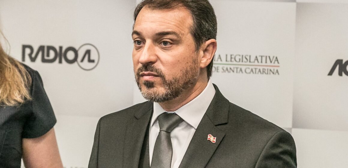 Carlos Moisés confirma que será candidato nas Eleições de 2024 em Tubarão