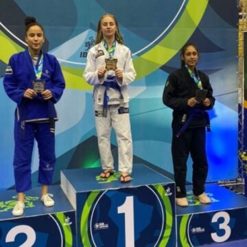 Atleta de Jaguaruna se sagra campeã do Campeonato Sul Americano de Jiu-Jitsu Atleta de Jaguaruna se sagra campeã do Campeonato Sul Americano de Jiu-Jitsu