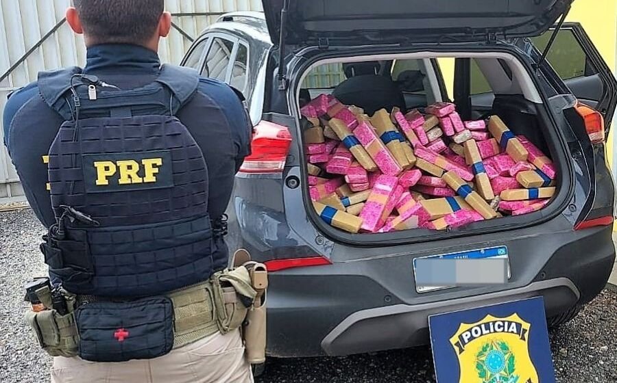 Polícia Rodoviária Federal apreende 200 quilos de maconha na BR-101