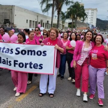 Caminhada em alusão ao Outubro Rosa reforça ação pela prevenção contra o câncer de mama Caminhada em alusão ao Outubro Rosa reforça ação pela prevenção contra o câncer de mama