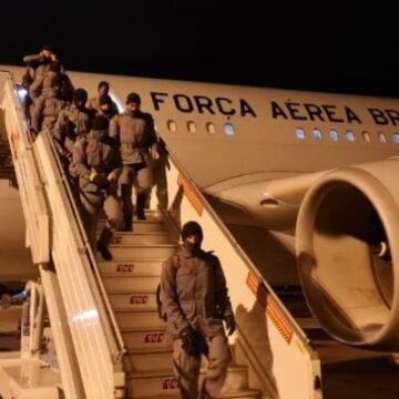 Brasileiros que estavam em áreas de conflito em Israel são repatriado Brasileiros que estavam em áreas de conflito em Israel são repatriado