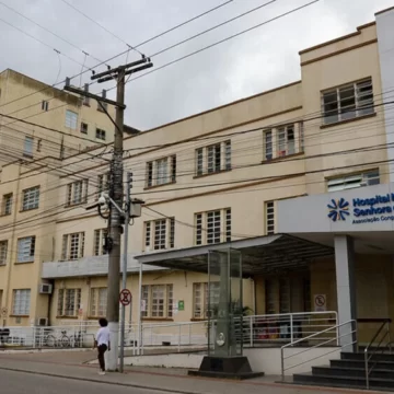 Enfermeiros do HNSC organizam protesto nesta terça-feira (24) Enfermeiros do HNSC organizam protesto nesta terça-feira (24)